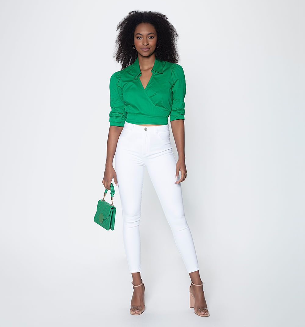 Pantalon blanco discount y blusa verde