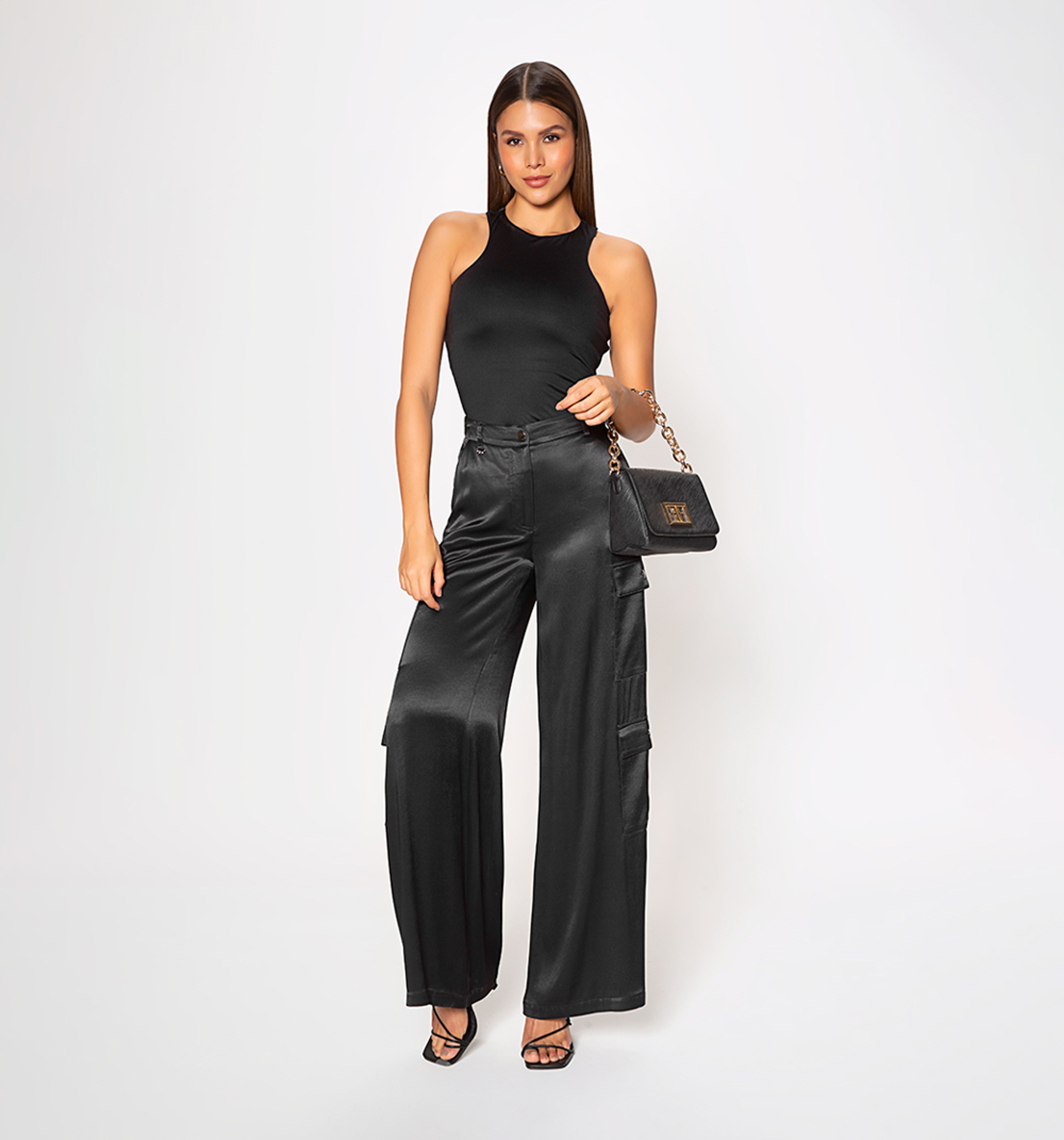 Ropa Pantalones y leggings 16 NEGRO . de R 139.900 00 ate R 169.900 00 Studio F