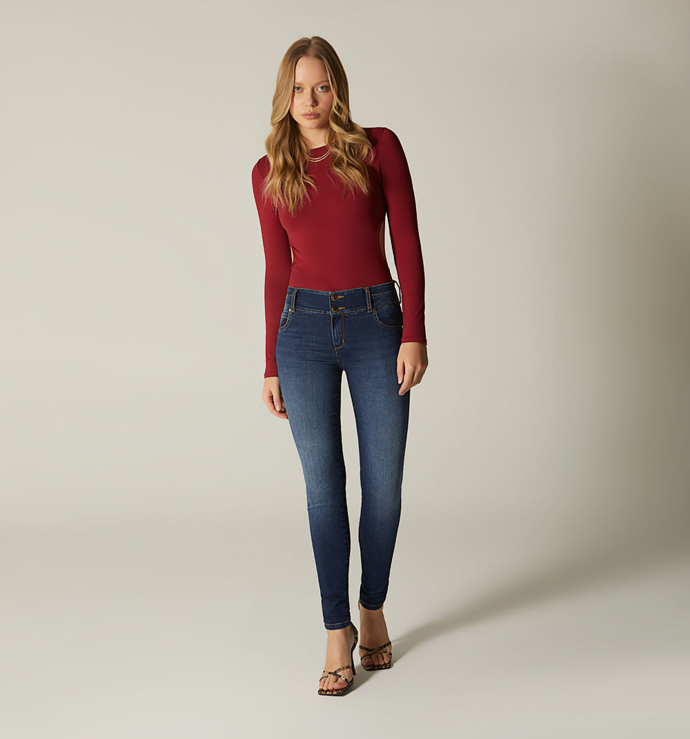 Jean ultraslim tiro medio con herrajes
